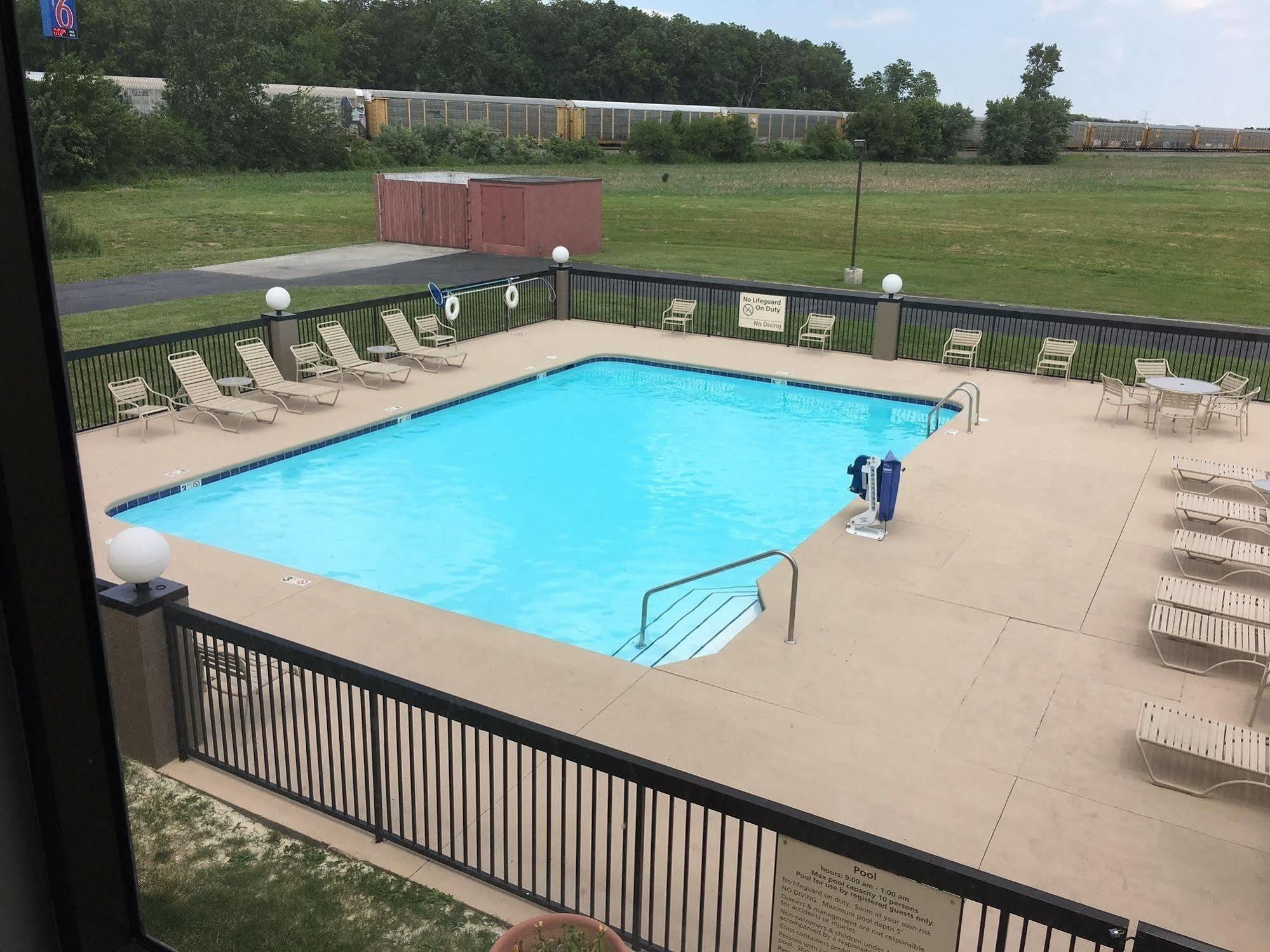 Country Inn & Suites By Radisson, Sandusky South, Oh Milan Eksteriør bilde