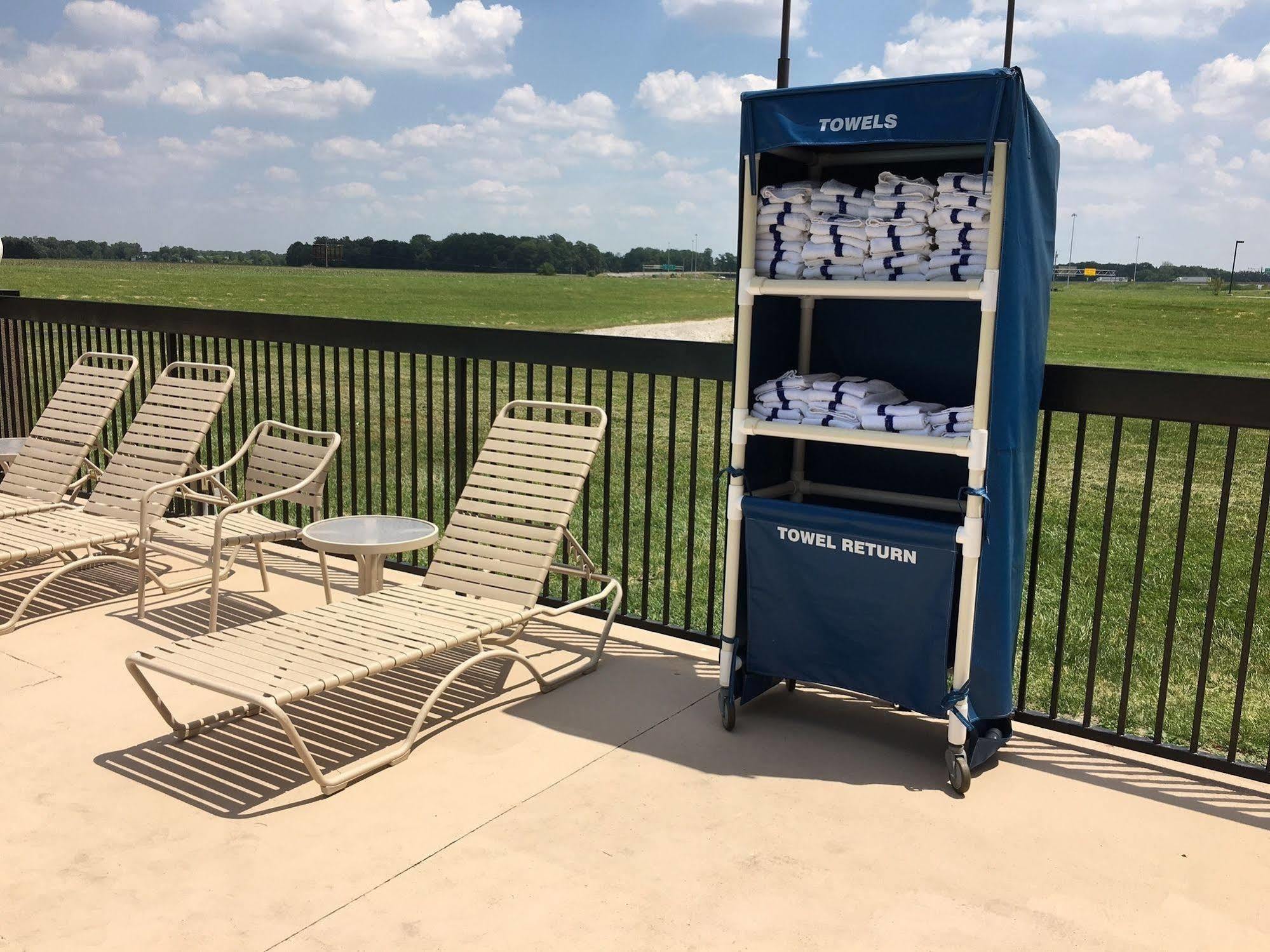 Country Inn & Suites By Radisson, Sandusky South, Oh Milan Eksteriør bilde
