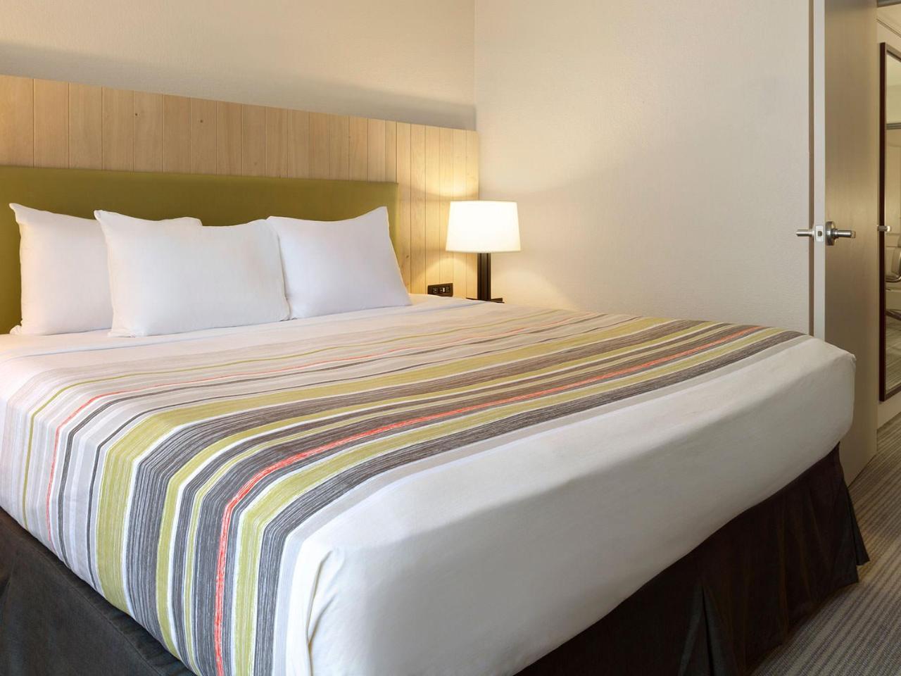 Country Inn & Suites By Radisson, Sandusky South, Oh Milan Eksteriør bilde
